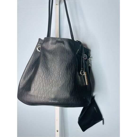 Calvin Klein Gabrianna Reversible Tote Black/gray 2 piece set - Picture 13 of 15